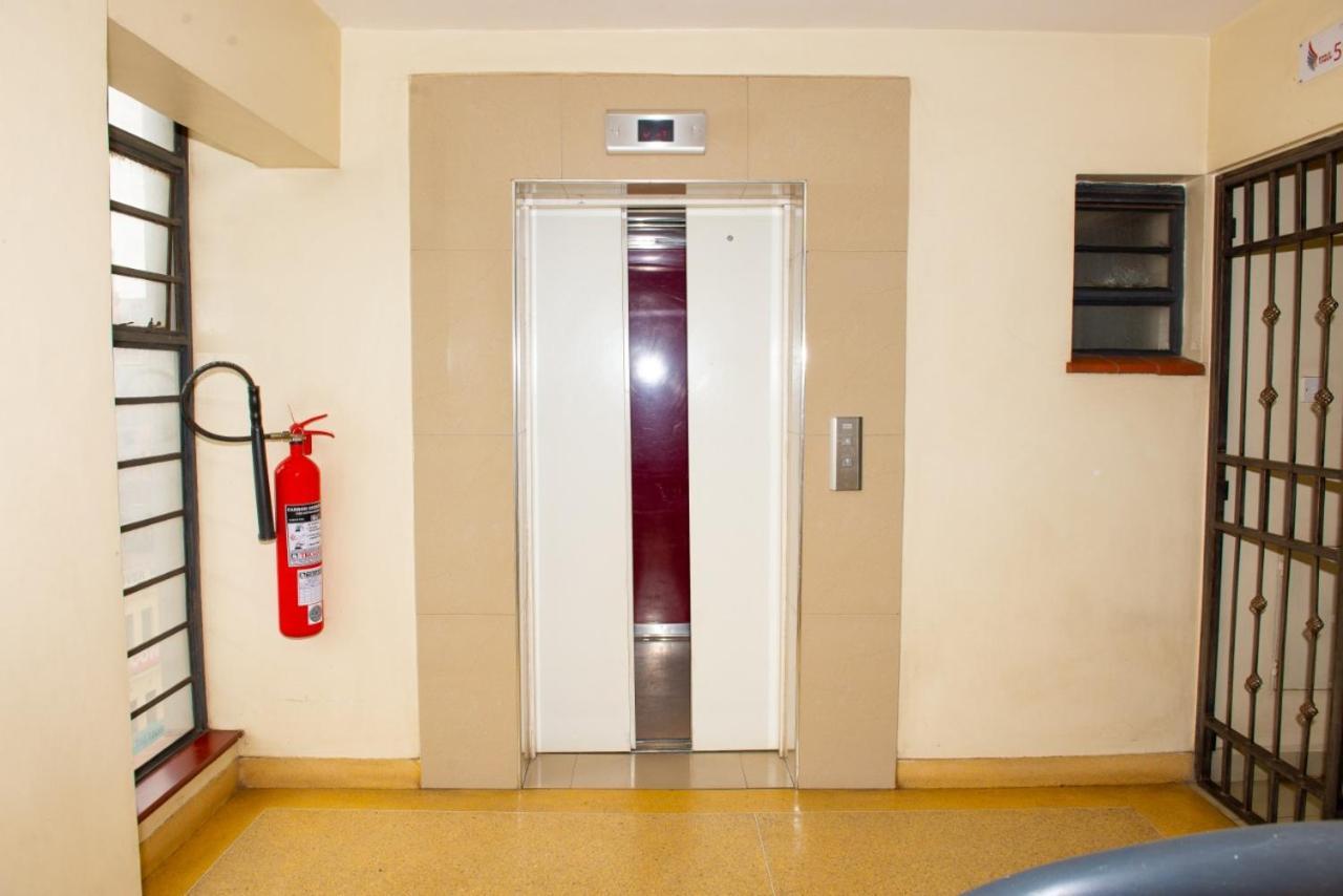 Mercy-Phillips Apartments Located At Eagle Tower Building Nairobi City Centre エクステリア 写真